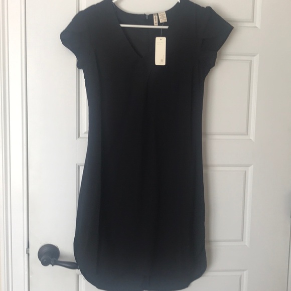 Dresses & Skirts - Black mini dress